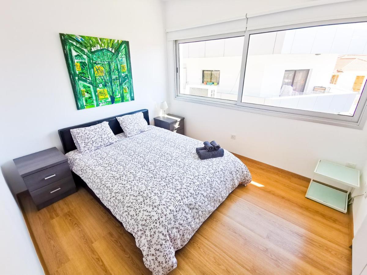 Daze Off Central Apartment, 300M To The Finikoudes Beach 拉纳卡 外观 照片